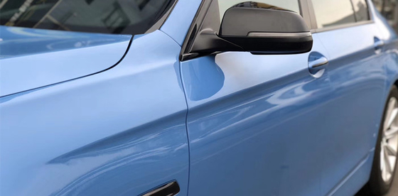 Glattes Oberflächenhochglanz-Auto-Verpackungs-Fahrzeug, das Abu Dhabi Blue einwickelt