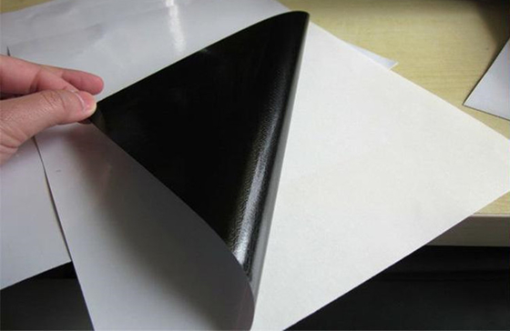Schwarzes klebendes glattes wasserdichtes bedruckbares Vinylrollenentfernbares monomeres