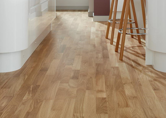 3 selbstklebendes Vinyl des Streifen-Eichen-Holz-Korn-dekoratives lamellenförmig angeordnetes Filmes 1.2mm für Möbel