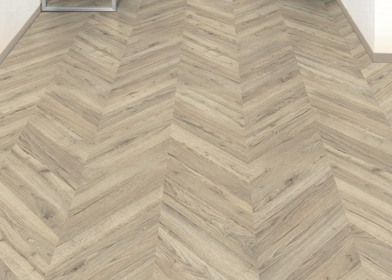 Chevron-Eichen-Effekt-selbstklebender hölzerner Korn-Vinylfilm 0.7mm